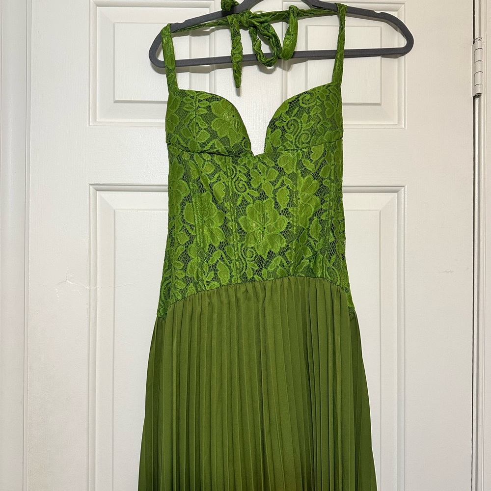 Elegant Green Lace Dress